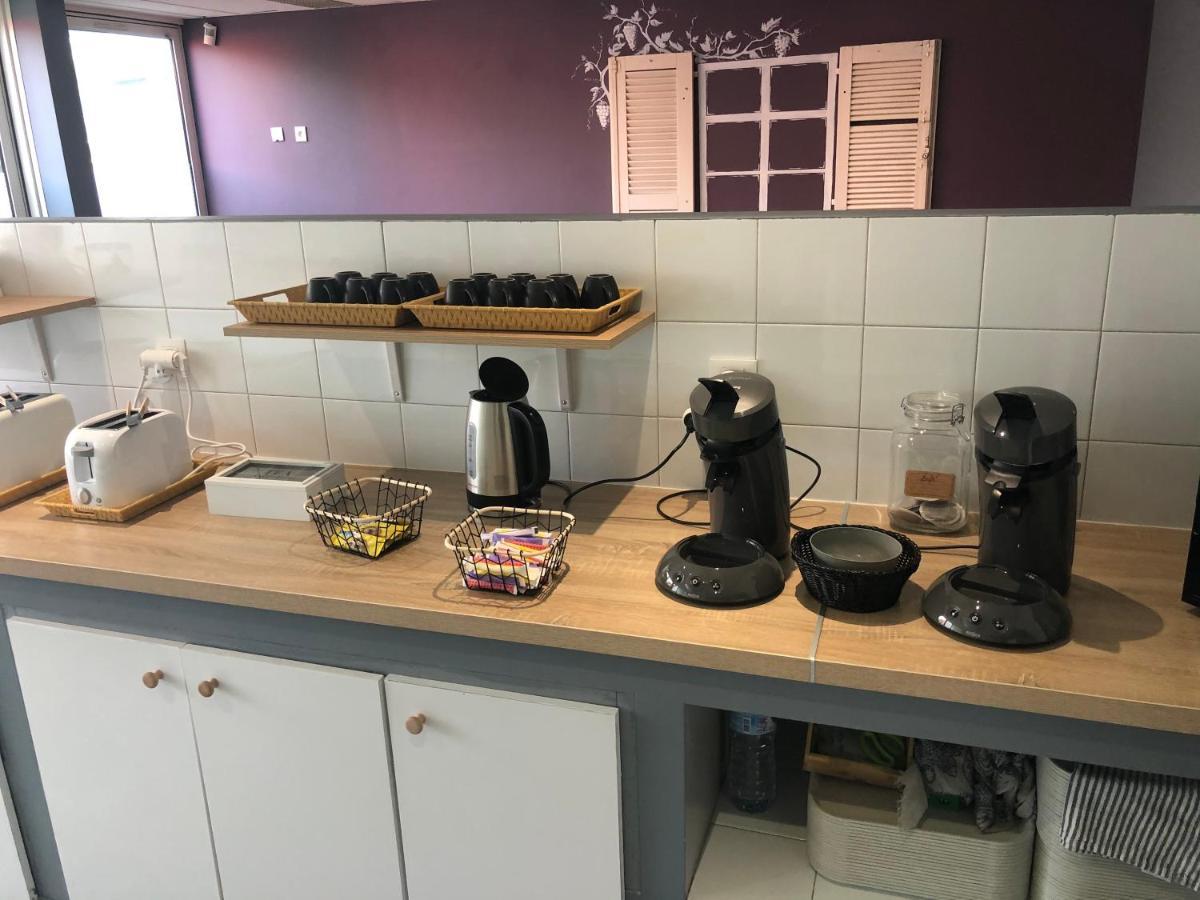 Paris Par Trains, Area, Studios Avec Salle De Bain Et Kitchenette Privees, Ou, Chambres Avec Salles Bain Et Cuisines Communes Persan Ngoại thất bức ảnh
