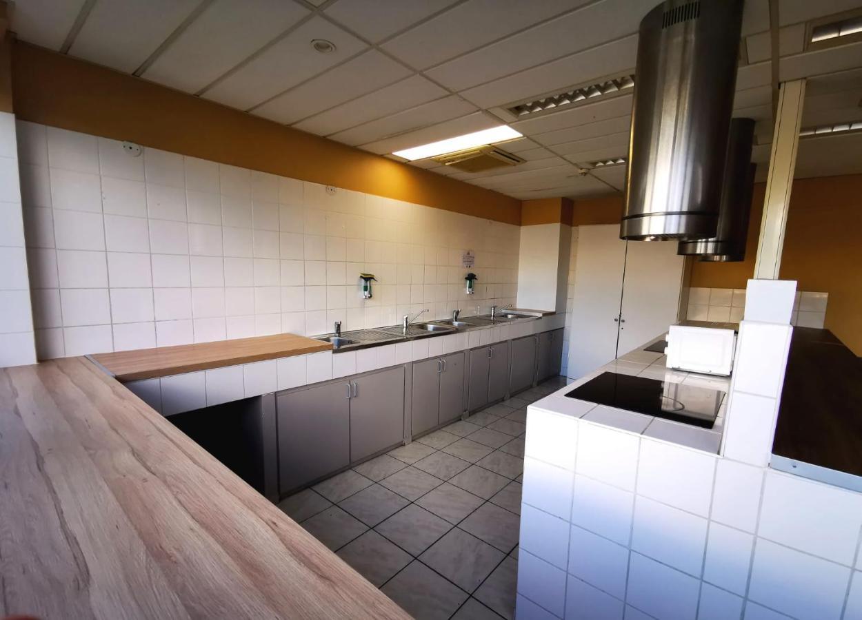 Paris Par Trains, Area, Studios Avec Salle De Bain Et Kitchenette Privees, Ou, Chambres Avec Salles Bain Et Cuisines Communes Persan Ngoại thất bức ảnh