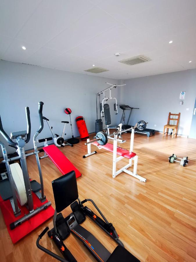 Paris Par Trains, Area, Studios Avec Salle De Bain Et Kitchenette Privees, Ou, Chambres Avec Salles Bain Et Cuisines Communes Persan Ngoại thất bức ảnh